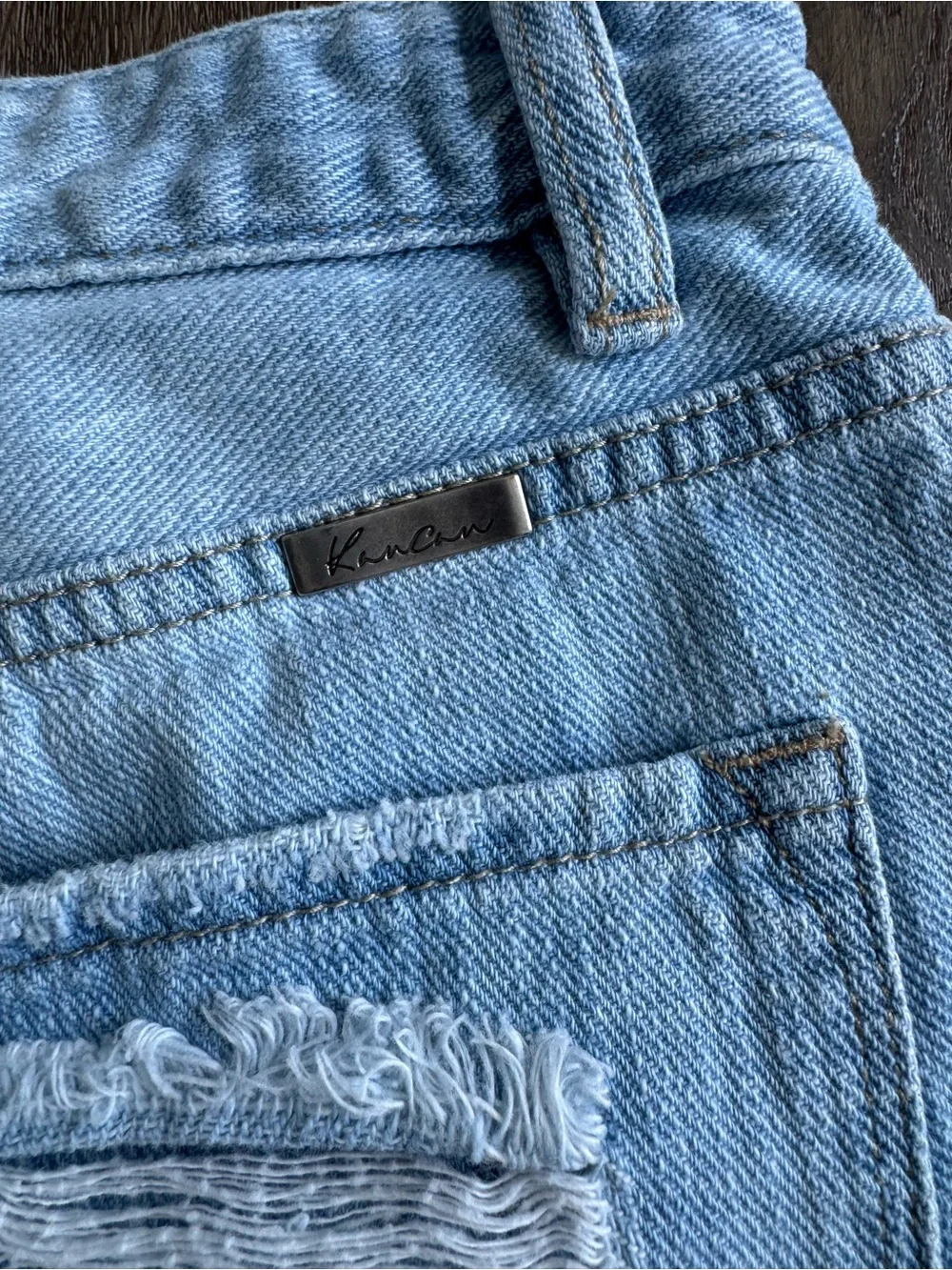 KanCan Light Wash Distressed Denim Shorts Women’s Size 9/28